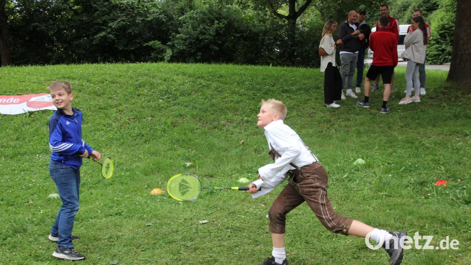 Federballspielen ist wieder in. Bild: kro