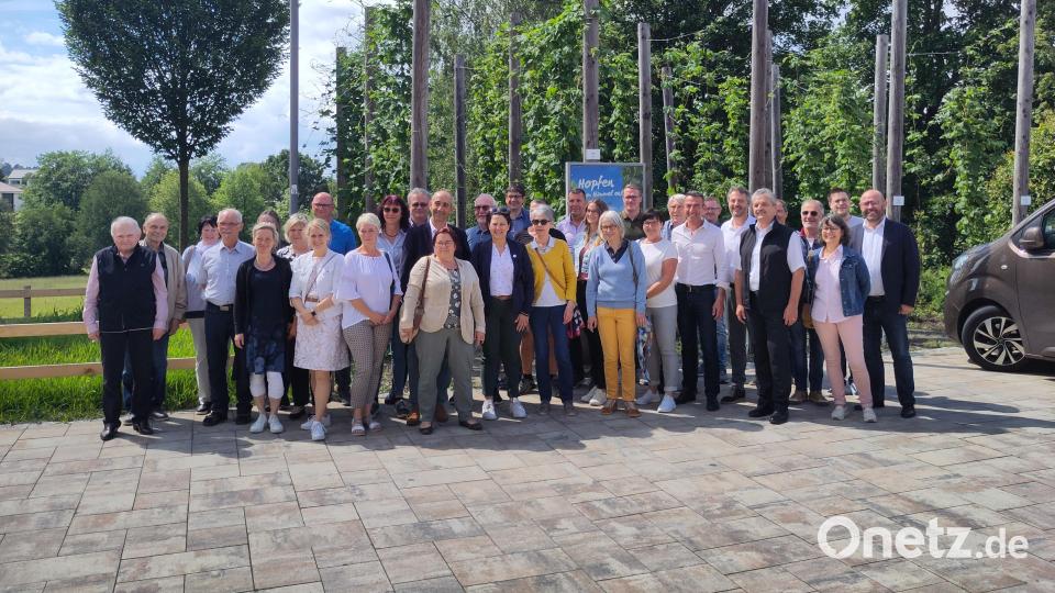 Ein Ausflug nach Flossenbürg und Eslarn stand für die Delegationen aus den Partnerstädten am zweiten Tag des Partnerschaftswochenendes auf dem Programm. Bild: Christoph Maier