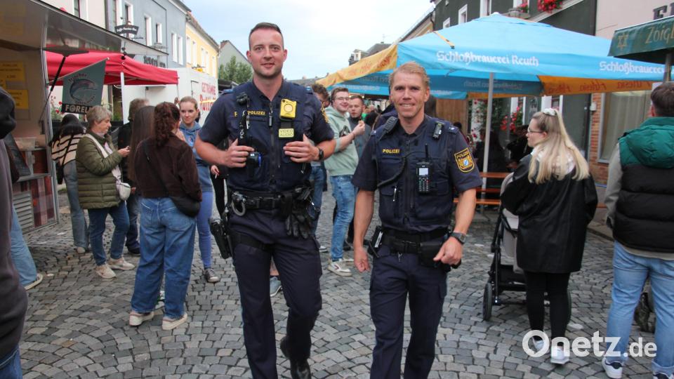 Beamte der Polizeiinspektion Waldsassen waren ebenfalls auf dem Bürgerfest präsent. Bild: kro