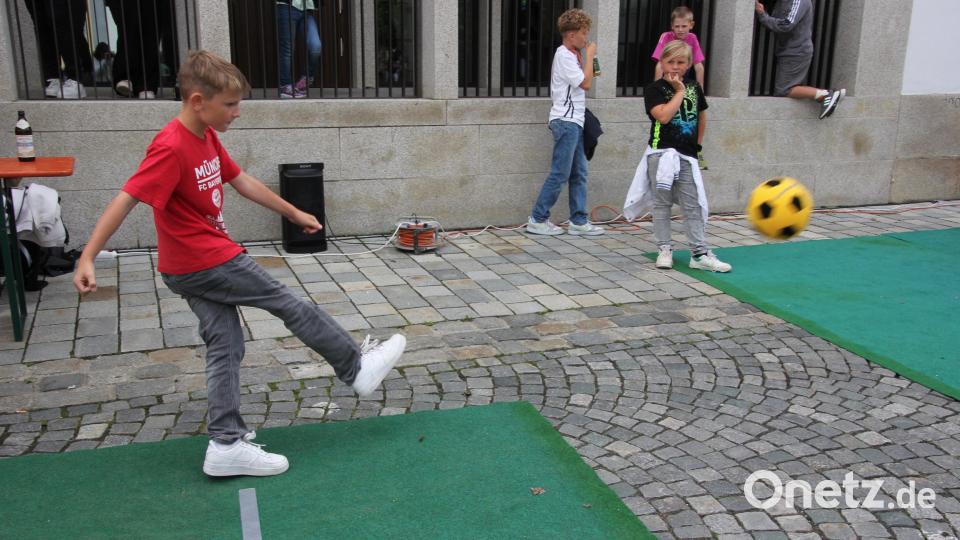 Eine versierte Schusstechnik war beim Fußballdart gefragt. Bild: kro