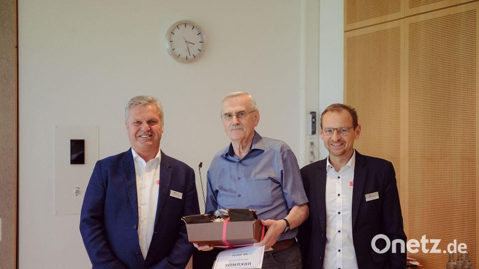 Ehrung: Von links Steffen Schulze, Franz Kastner, Wolfgang Erb Bild: Mariana Honcharenko/exb