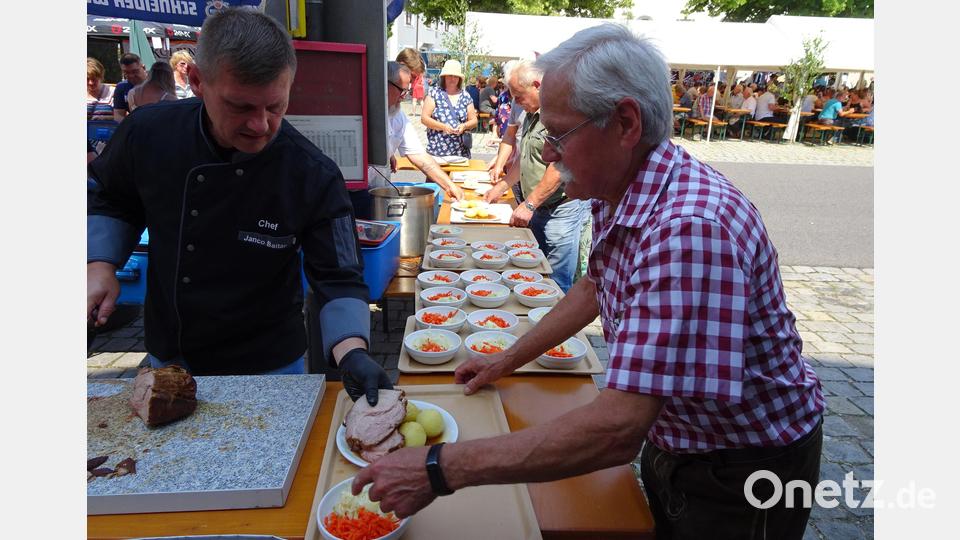 Schweinebraten geht am Sonntagmittag immer gut weg. Bild: hm