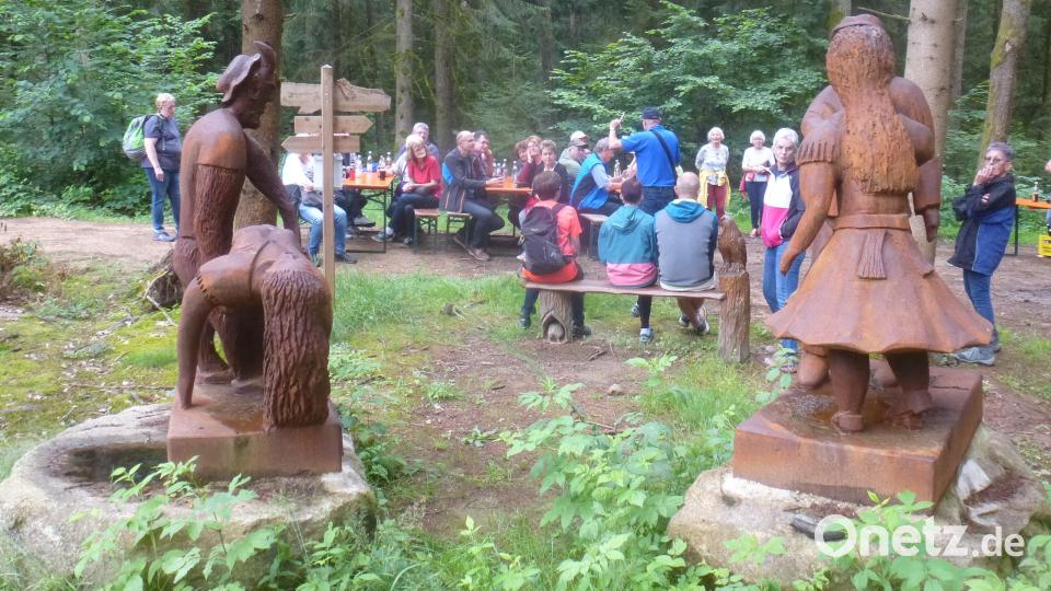 Der Tanzackerweg wird von zwei reizvollen Skulpturen geprägt. Bild: mad