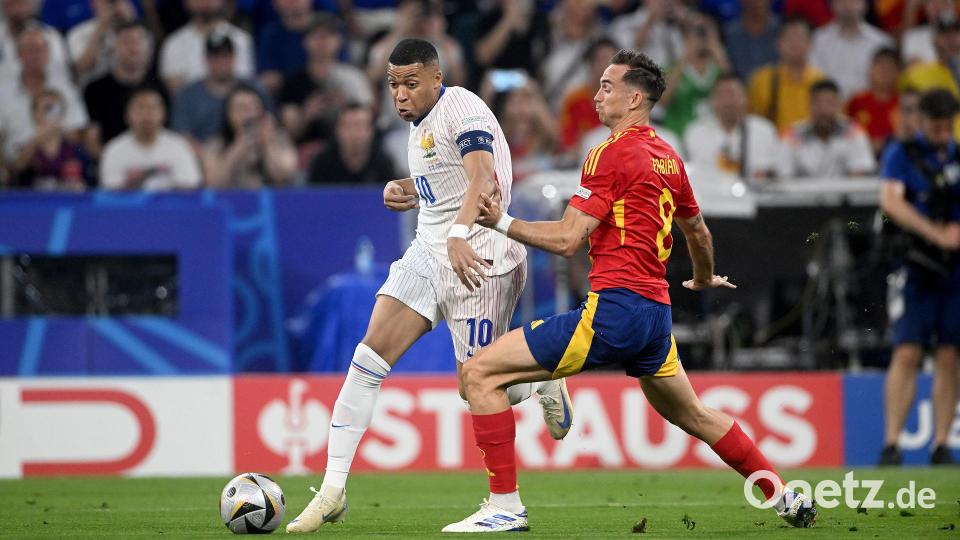 Kylian Mbappe kommt an Fabian vorbei. Bild: Jens Niering