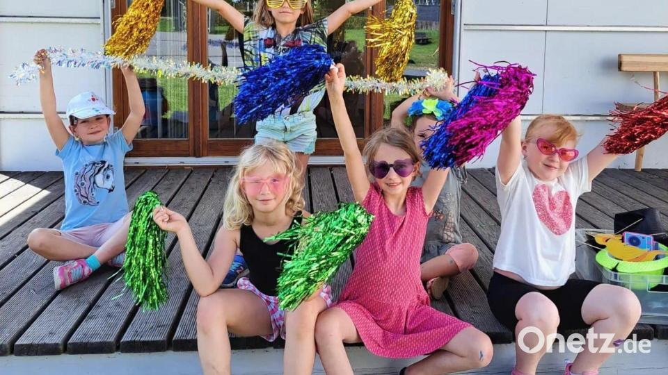 Im Rahmen der Veranstaltungsreihe Landkultur Waldthurn studieren die &quot;Tanzkids&quot; ein Programm ein, das sie zum Bürgerfest in Waldthurn zeigen werden. Bild: Annika Pankotsch/exb