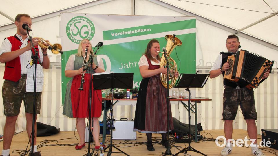 Die &quot;Zoiglkryner&quot; aus Falkenberg sorgten am Ehrenabend für Stimmung. Bild: kro