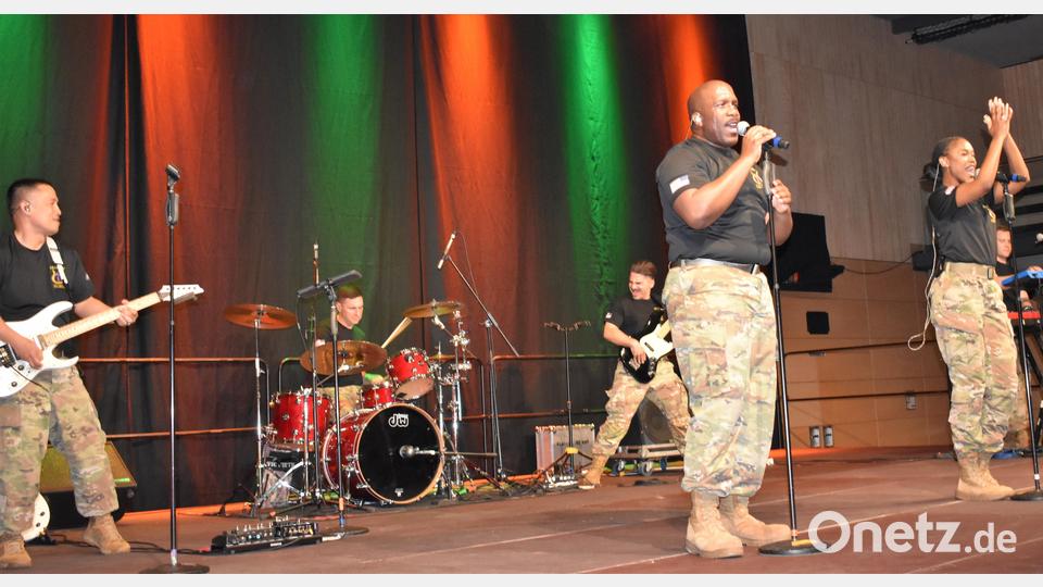 Die United States Army Europe and Afrika Band &amp; Chorus (USAREUR) liefert ein tolles Eröffnungskonzert zum Nordgautag in Grafenwöhr ab. Bild: rgr