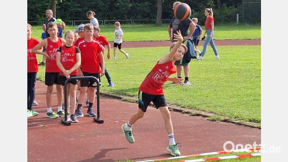 2. Kreisschülerrunde Nord Oberpfalz - DJK Weiden Leichtathletik Bild: Schraml-Kithier/exb