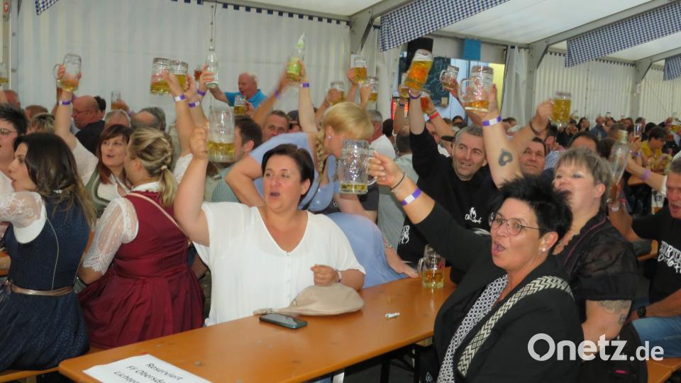 &quot;Ein Prosit&quot; auf das gelungene Fest. Bild: adj