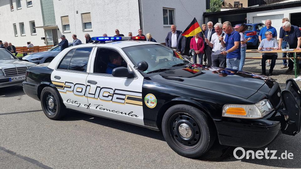 Viele verschiedene Fahrzeuge reihen sich ein. Bild: R. Kreuzer