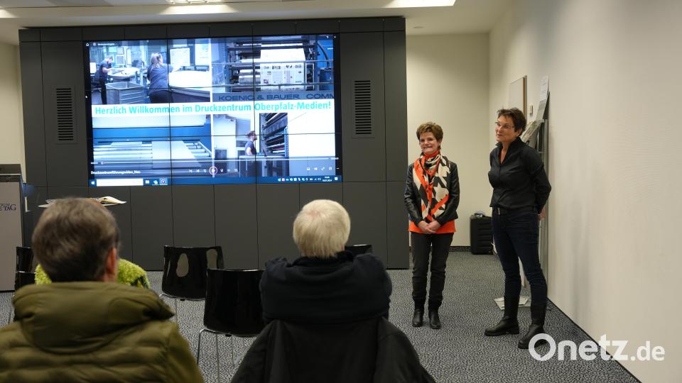 Zu Anfang erwartet die Besucher ein sechsminütiger Film über die technischen Produktionsabläufe im Druckzentrum. Bild: Fröhler, Laura