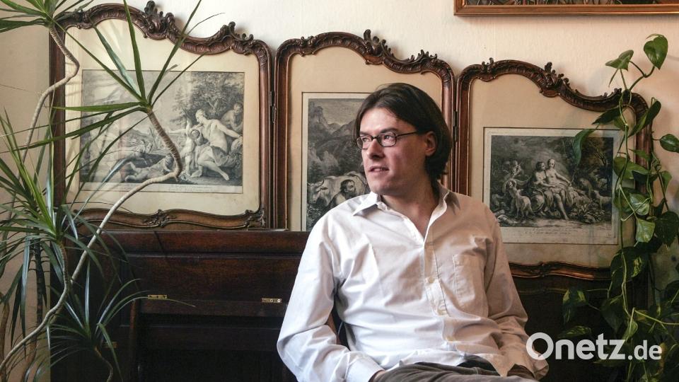 Schriftsteller Akos Doma liest am 18. Juli in Amberg aus seinem Roman &quot;Das Haus in Limone&quot;. Bild: Otto Kaiser/exb