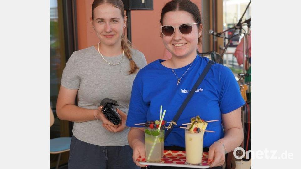 Cocktails beim Pfarrfest? Auch die gab es. Bild: Alois Schröpf/exb