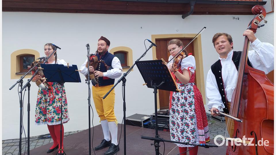 Dudelsackmusik aus Tschechien gehört auch zum Programm. Bild: jua