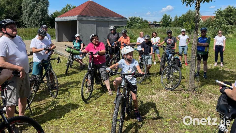 Die Radlergruppe ist bereit für den Start. Bild: Krones
