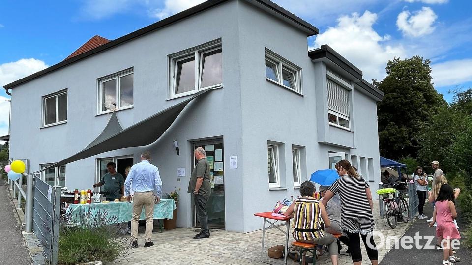 Das alljährliche Sommerfest des Mehrgenerationenhauses Elternschule am Amselweg war in diesem Jahr Anlass, das 50-jährige Bestehen der Einrichtung zu feiern. Bild: Susanne Schwab