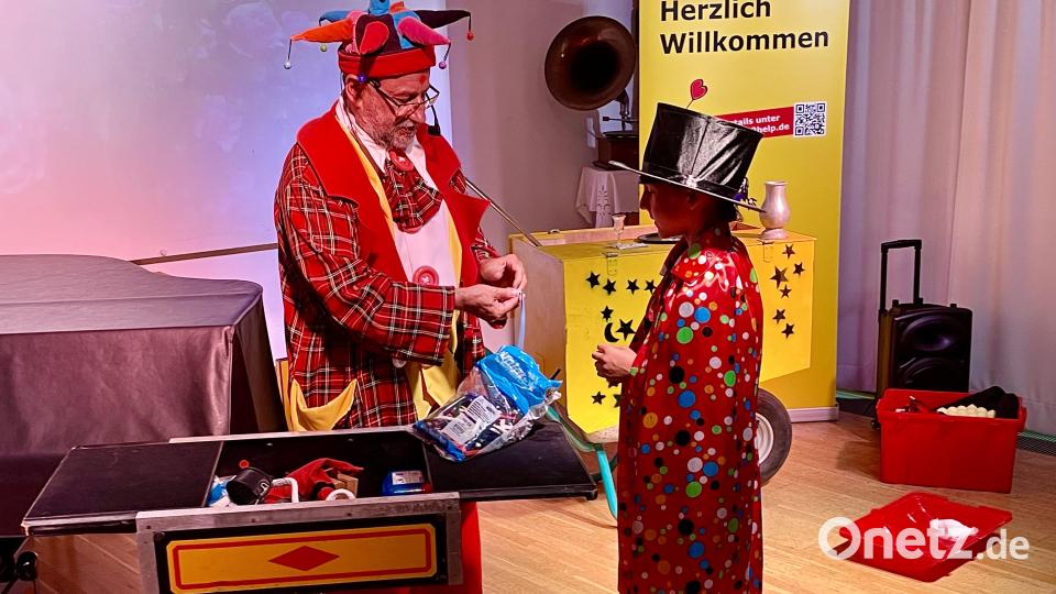 Zauberer Sirbas begeisterte Jung und Alt Bild: Krones