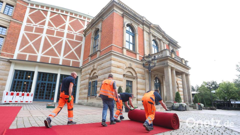 Roter Teppich für die Prominenz aus Politik, Kultur und Gesellschaft (Archivbild). Bild: Karl-Josef Hildenbrand/dpa