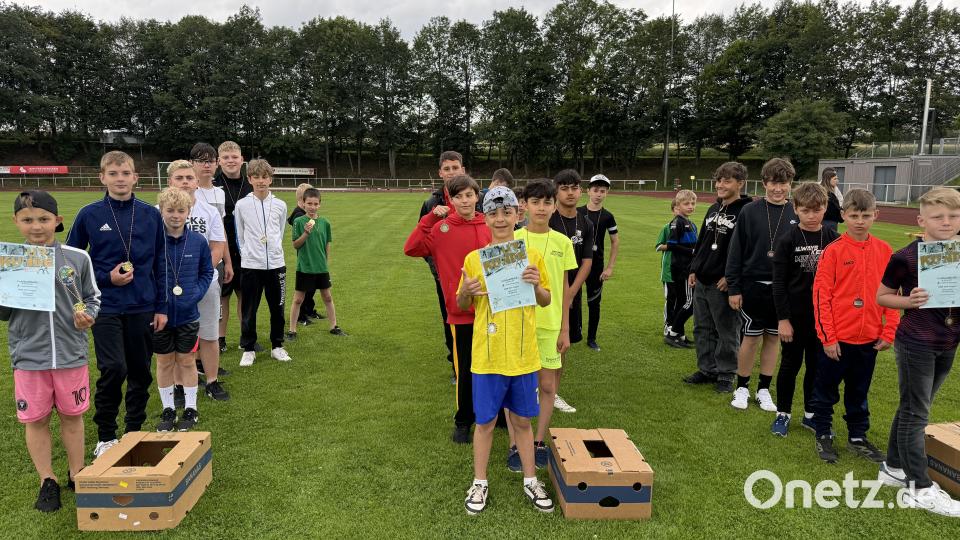 Schüler beim Kreisfinale B-Schulen. Bild: Silke Stich/exb