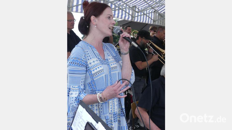 Nicole Freundl singt sich in die Herzen des Publikums. Bild: rn