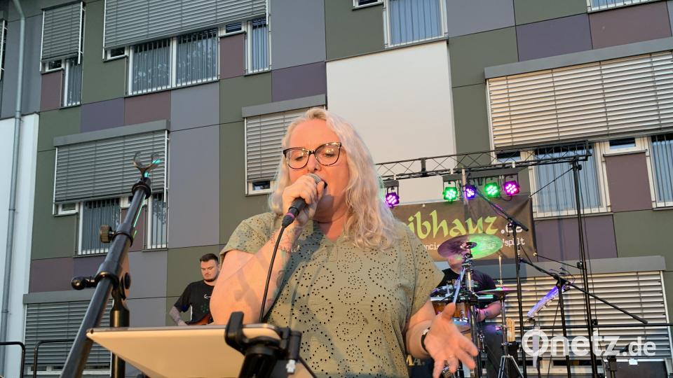 Sängerin Manuela Brand begeistert mit ihrer Stimme. Bild: adj