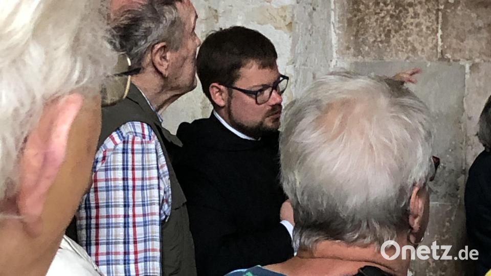 Pater Jakob führte durch die Erzabtei St. Peter und Paul in Salzburg. Bild: Gudrun Sirtl/exb