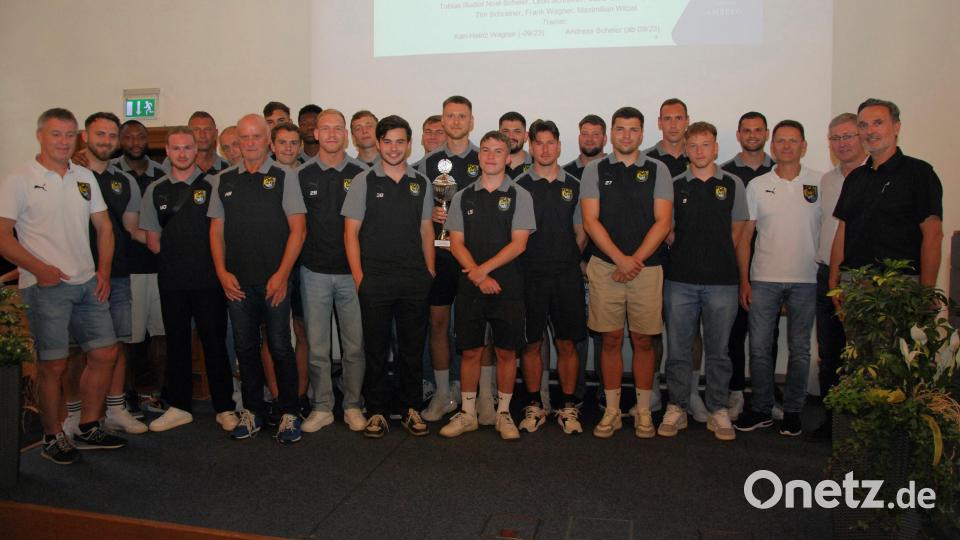 Der FC Amberg, Meister der Bezirksliga und Aufsteiger in die Landesliga. Bild: gsp