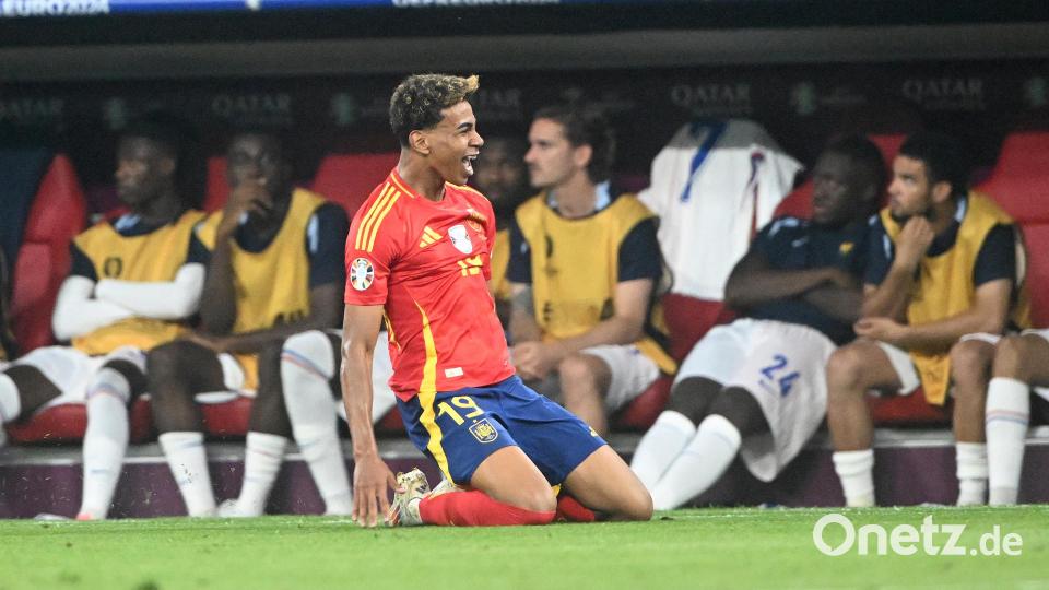 Lamine Yamal feiert sein Tor zum 1:1. Bild: Jens Niering