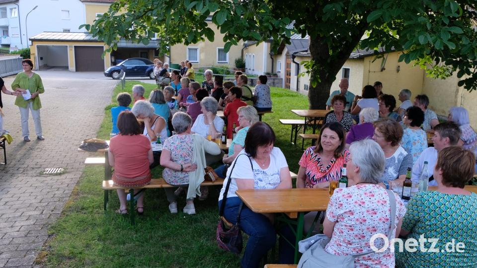 Einen Abend in freundschaftlicher, harmonischer und geselliger Runde, die den ökumenischen Geist stärkt, feiern die Frauenbünde im Pfarrer-Jakob-Raß-Zentrum. Bild: le