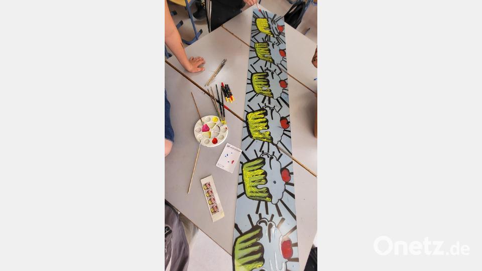 Bunt, phantasievoll und sorgfältig arbeiteten die Mittelschüler. Bild: Irene Fritz/exb