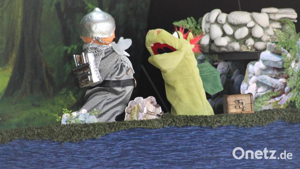 &quot;Feuerzahnweh&quot; ist das Stück des Handpuppen-Theaters der Waidhauser Dorfbühne. Bild: pi