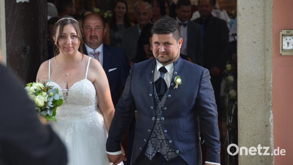Für das Brautpaar Vanessa und Daniel Irlbacher war der Hochzeitstag angereichert mit unvergesslichen Momenten. Bild: dob