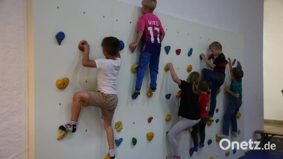 Die Kletterwand in der Kirche ist etwas ganz besonderes. Bild: sne