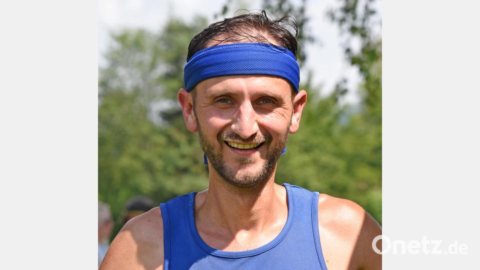 Ein strahlender Sieger: Michael Eckl vom TB Weiden lief beim Weiherlauf in Plößberg die Bestzeit über 8200 Meter.. Bild: Gebert