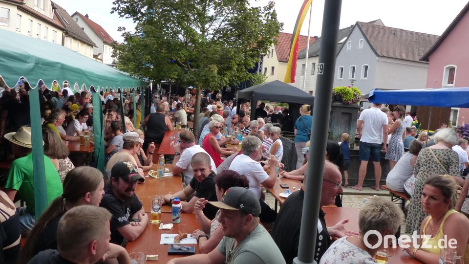 Ein gefüllter Festplatz, ein Genuss für die Verantwortlichen. Bild: hme