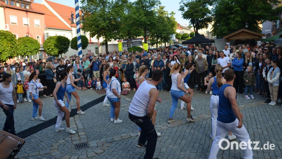 Die Garde des Faschingsvereins Vohenstrauß erhält bestimmt wieder großen Zulauf bei ihrem Auftritt. Archivbild: dob