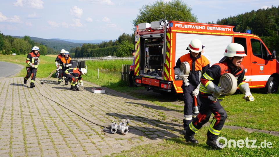 Feuerwehr Bernrieth beim Leistungsabzeichen Bild: fvo/exb