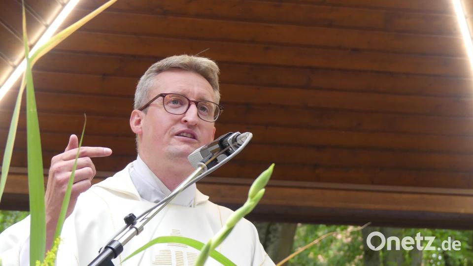 Pfarrer Josef Hausner aus Diesenbach/Regenstauf predigte beim Tag der Frauen auf dem Annaberg. Bild: ge