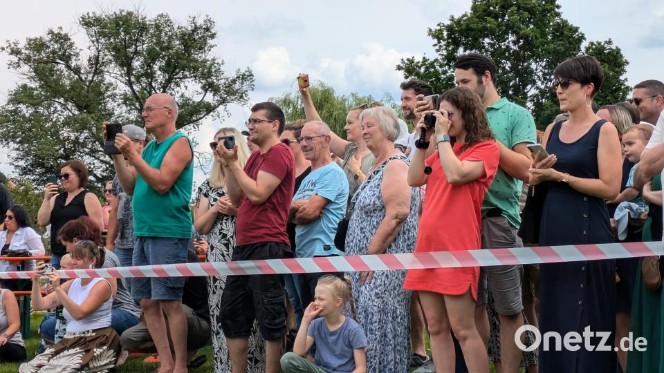 Die Eltern und auch einige Großeltern freuten sich über die Darbietungen der Kinder. Bild: pz