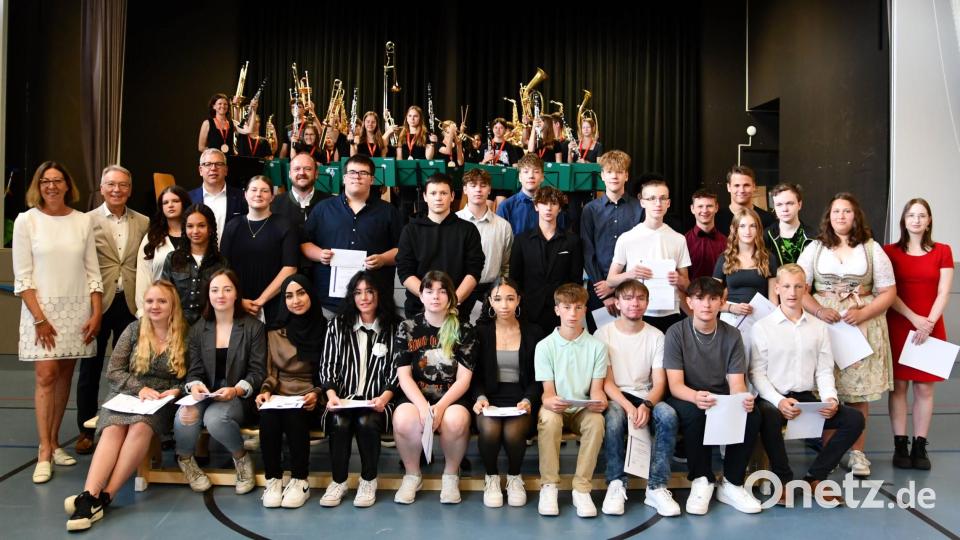 Diese 29 Schülerinnen und Schüler sind die Qualibesten des Landkreises. Bild: Dagmar Nachtigall/exb