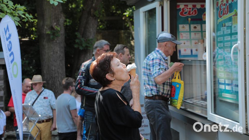 Was gibt es Besseres als eine Kugel Eis in der Sonne? Bild: Wolfgang Steinbacher