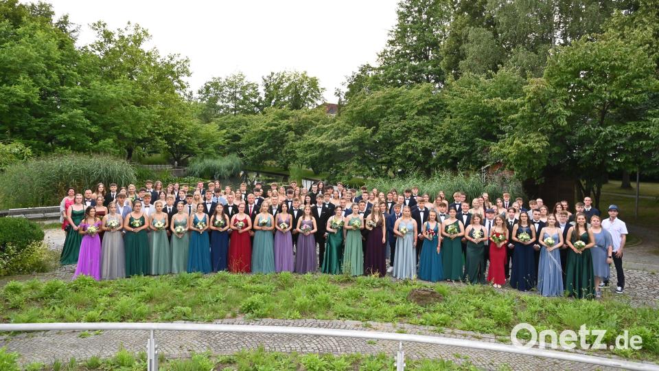Abschlussfeier der Lobkowitz-Realschule Neustadt Bild: Günter Zintl/exb