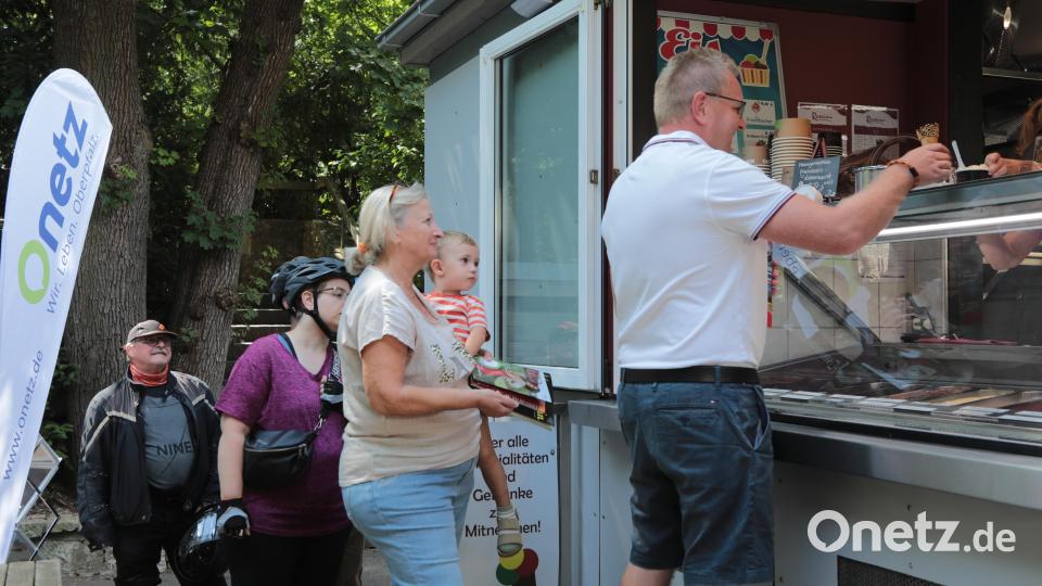 Viele Leserinnen und Leser brachten ihre Kinder mit. Bild: Wolfgang Steinbacher
