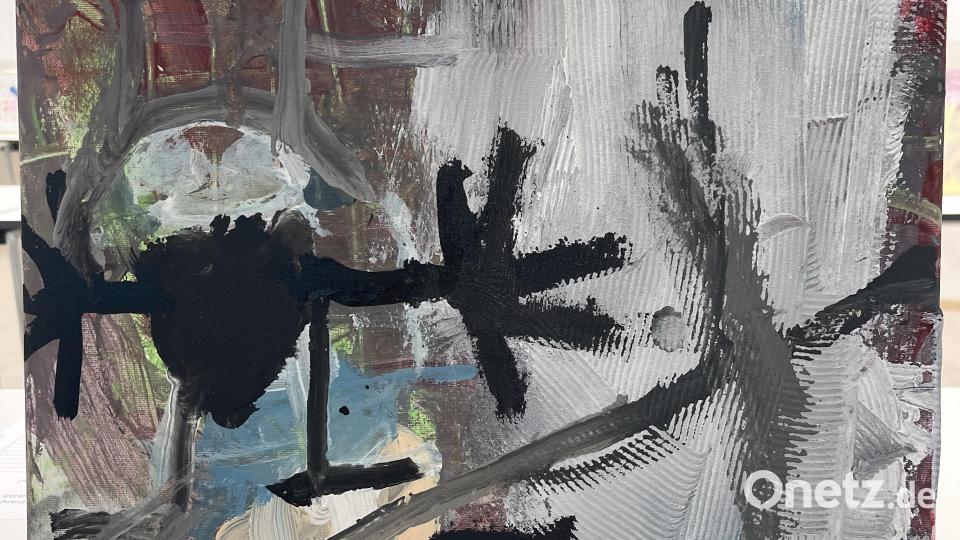Bunte Farben und ausdrucksstarke Motive brachten die kleinen Künstlerinnen und Künstler aus dem Kinderhaus Kunterbunt auf Papier und Leinwand. Damit machten sie dem Namen der Einrichtung alle Ehre. Bild: Inga Hinz/exb