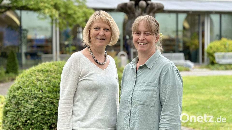 Ruth Neumann (links) und Katja Sauermann übernehmen die neue Leitung in der Regionalbibliothek Weiden. Bild: Regionalbibliothek Weiden