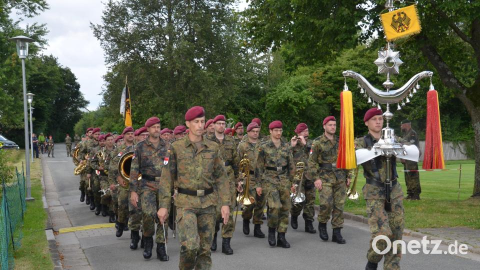 Das Heeresmusikkorps aus Veitshöchheim begleitete das feierliche Zeremoniell. Bild: dob