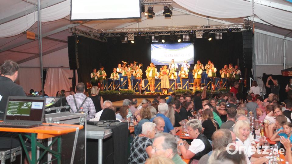 Die &quot;Schlossberger&quot; begeistern mit Blasmusik. Bild: pi