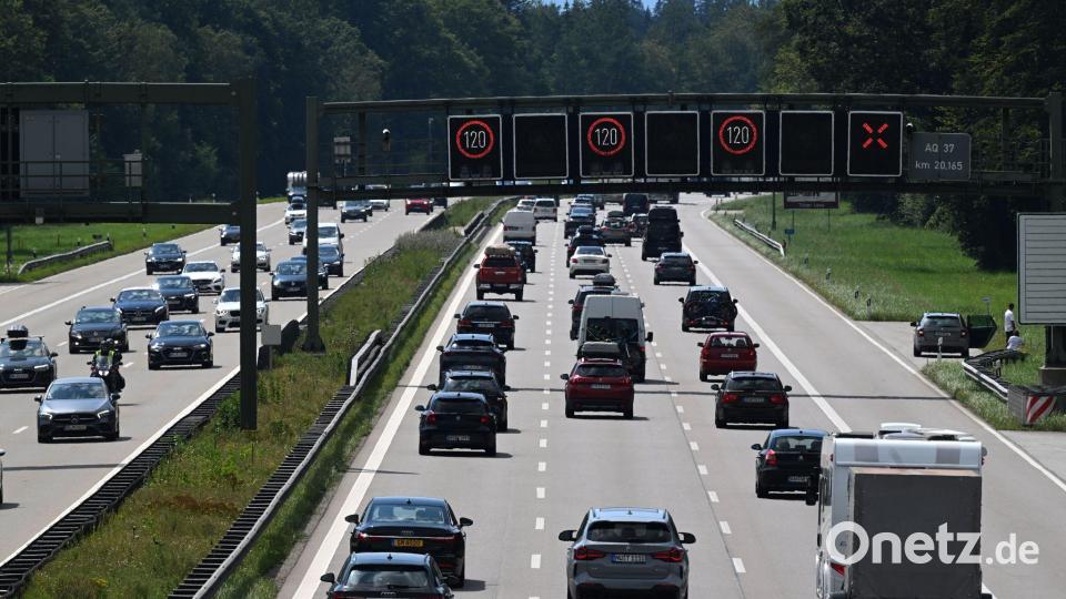 Flexiblen Reisenden wird empfohlen, an anderen Tagen zu fahren. Bild: Felix Hörhager/dpa