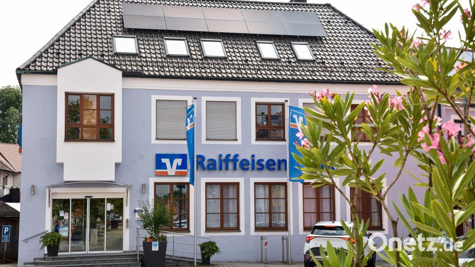 Die Raiffeisenbank in Hirschau. Die Genossenschaftsbank zahlt ihren Anteilseignern jetzt drei Prozent Dividende. Bild: Stephan Huber