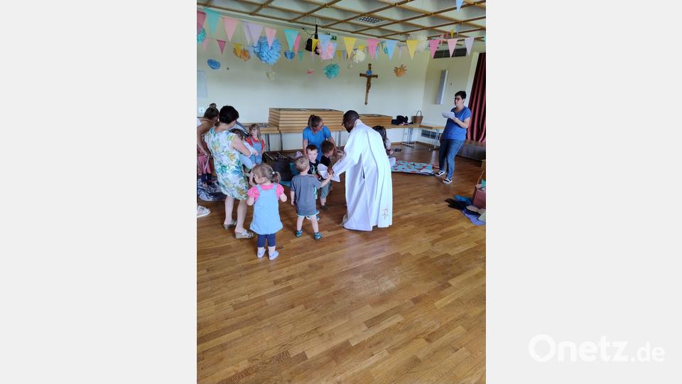 Das Kleinkinder-Godi-Team hatte zum Mitmachgottesdienst eingeladen. Thema: Die Geschichte von Noah und der Arche. Bild: Roman Melzner/exb